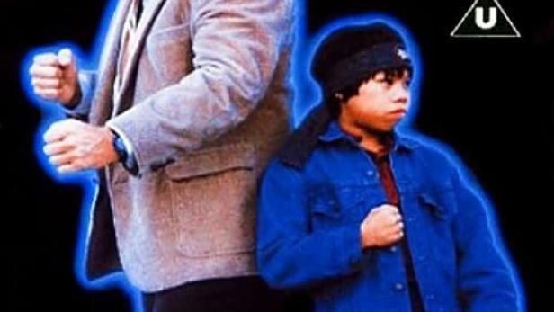 Das Cover von „Der letzte coole Held“ mit Gil Gerard und Ernie Reyes Jr..