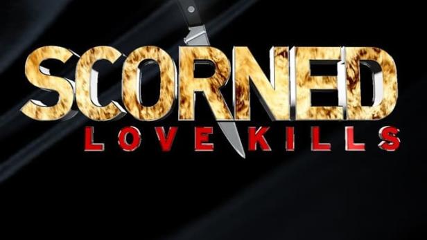 Das Logo der Sendung „Scorned: Love Kills“ mit einem Messer, das in den Buchstaben steckt.