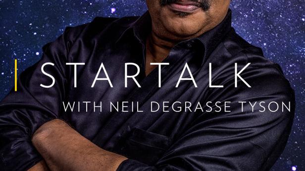 Neil deGrasse Tyson vor einem Sternenhintergrund für „StarTalk“.