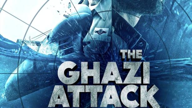 Das Filmplakat für „The Ghazi Attack“ zeigt zwei indische Marineoffiziere und ein U-Boot.