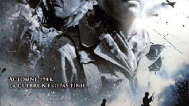 Das Filmplakat für „The Cross Roads“ zeigt Soldaten im Zweiten Weltkrieg.