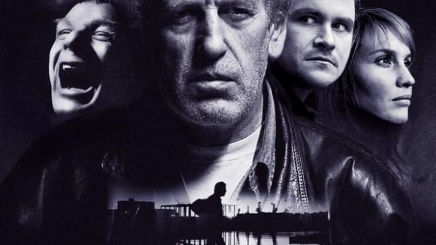 Das Filmplakat für „Schlafende Hunde“ zeigt mehrere Schauspieler vor einem dunklen Hintergrund.