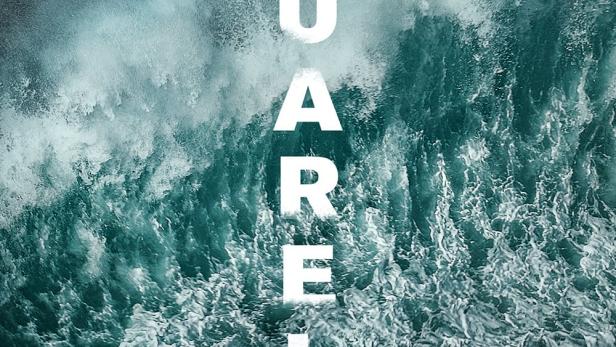 Eine stürmische See mit dem vertikal geschriebenen Wort „Aquarela“.