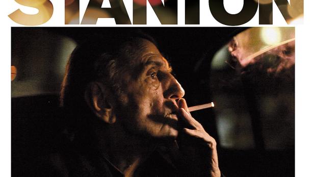 Das Filmplakat für „Harry Dean Stanton: Partly Fiction“ zeigt den Schauspieler mit einer Zigarette.