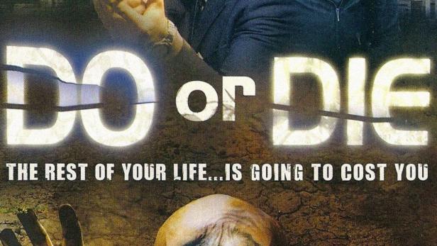 Das Filmplakat für „Do or Die“ zeigt Shawn Doyle und Polly Shannon vor einer Stadtkulisse und einem Zombie.