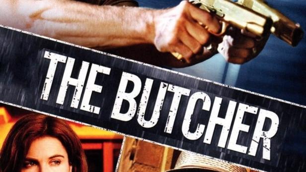 Das Filmplakat für „The Butcher“ zeigt einen Mann mit zwei goldenen Pistolen.