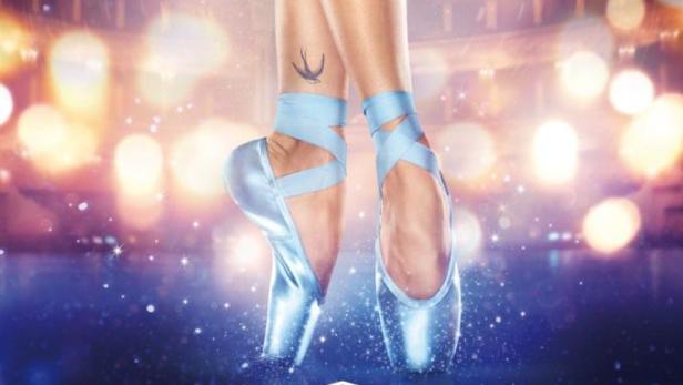 Das Filmplakat für „Bolshoi“ zeigt die Füße einer Ballerina in Spitzenschuhen.