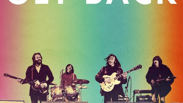 Das Cover von „The Beatles: Get Back“ zeigt die Band auf einem Dach spielend.