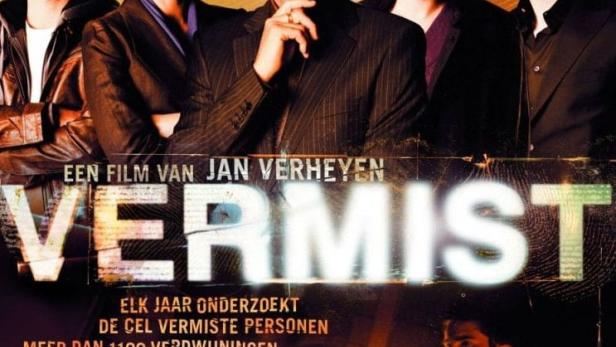 Das Filmplakat für „Vermisst“ zeigt die Hauptdarsteller vor einem gelblichen Hintergrund.
