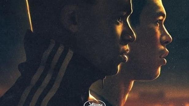 Das Filmplakat für „Suprêmes“ zeigt zwei junge Männer im Profil.