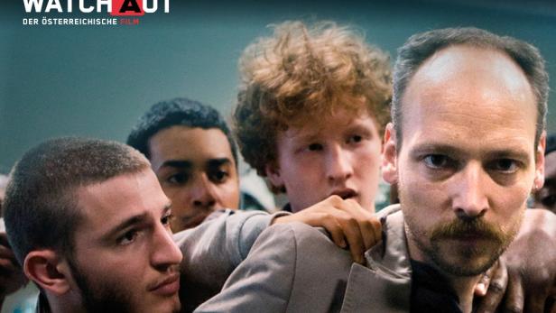 Das Filmplakat für „Watch Out – Der österreichische Film“ zeigt eine Gruppe junger Männer.