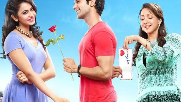 Das Filmplakat für „Shimla Mirch“ zeigt zwei Frauen und einen Mann mit einer Rose und einem Brief.