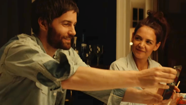 Katie-Holmes-Film: Trailer zur RomCom "Alone Together"