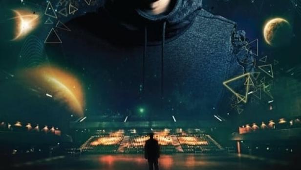 Das Filmplakat für „I AM Hardwell“ zeigt Hardwell vor einer futuristischen Weltraumkulisse.