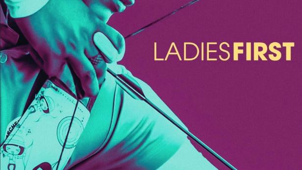 Das Filmplakat für „Ladies First“ zeigt eine junge Bogenschützin in Aktion.
