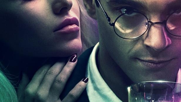 Das Filmplakat für „Issac“ zeigt RJ Mitte und Dove Cameron.