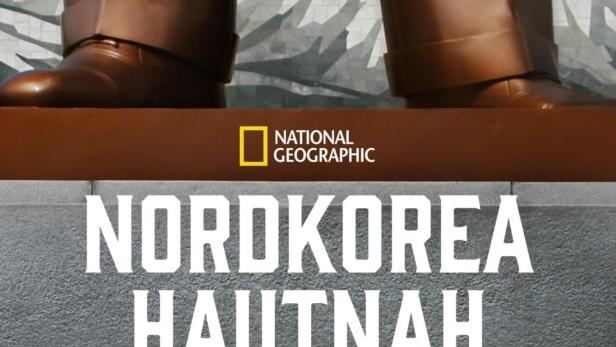 Das Cover der National Geographic Dokumentation „Nordkorea Hautnah: Der nächste Herrscher“ mit einer Statue.