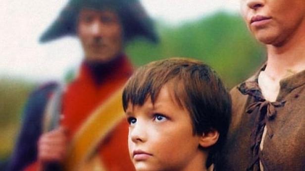 Das Filmplakat für „Jacquou le Croquant“ zeigt einen Jungen, eine junge Frau und einen Soldaten.