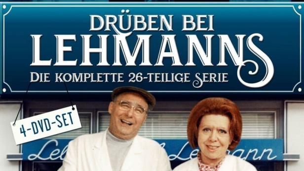 Das Cover der DVD-Box „Drüben bei Lehmanns“ mit Walter Gross und Brigitte Mira, die Blumenkohl halten.