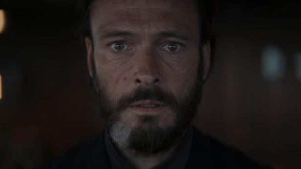 Andreas Pietschmann in &quot;1899&quot;. Die Serie sieht sich mit Plagiatsvorwürfen konfrontiert.