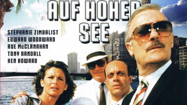 Das Cover des Films „Mord auf hoher See“ nach dem Roman „Der Mann im braunen Anzug“ von Agatha Christie.