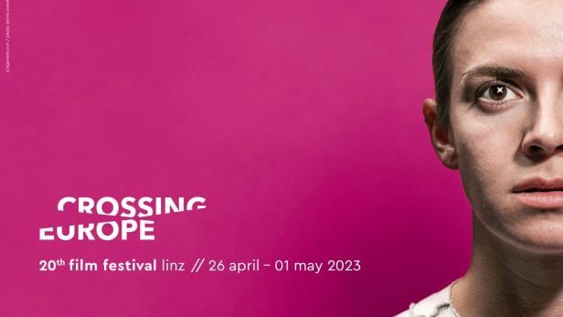 Ein Plakat für das Crossing Europe Film Festival in Linz, 2023, mit einem Porträt von Lavinia Nowak.