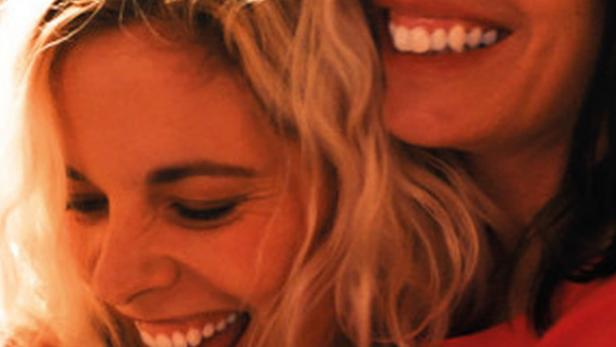 Das Filmplakat für „Amore Mio“ mit Alysson Paradis und Élodie Bouchez.