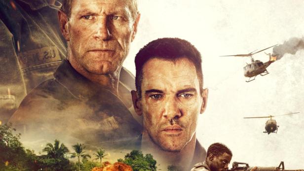 Das Filmplakat für „Ambush“ zeigt Soldaten und Explosionen im Vietnamkrieg.