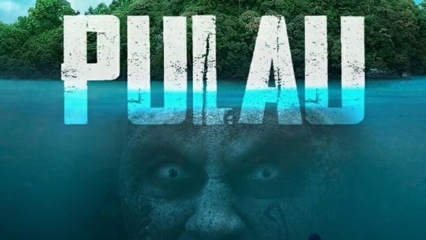 Das Filmplakat für „Pulau“ zeigt eine Schädelinsel, Taucher und ein Zombiegesicht unter Wasser.