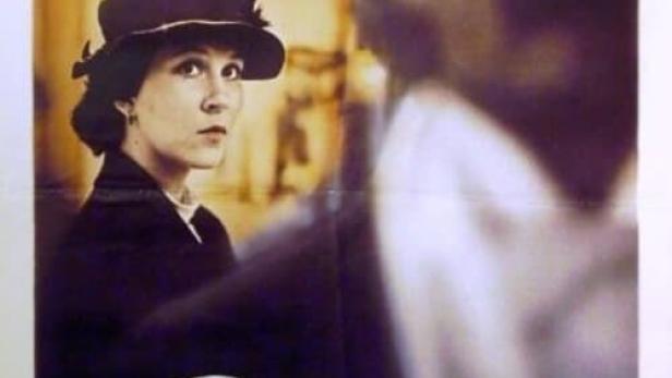 Das Filmplakat für „Céleste“ zeigt Eva Mattes in der Titelrolle.