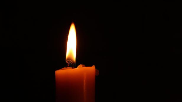 Judy Farrell ist tot. Judy Farrell ist tot.