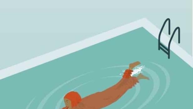 Das Filmplakat für „Subira“ zeigt eine Frau, die in einem Schwimmbad schwimmt.