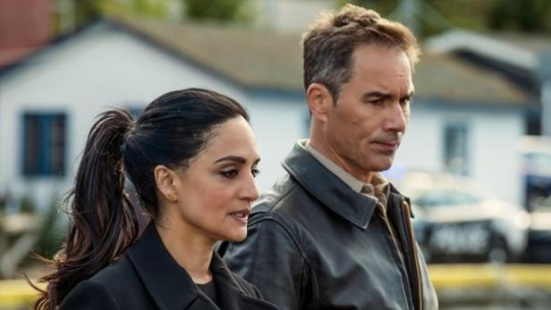 Serien-Hauptdarstellerin Archie Panjabi an der Seite von "Departure"-Neuzugang Eric McCormack.