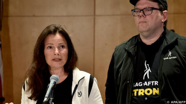 Gewerkschafter verkünden den Streik