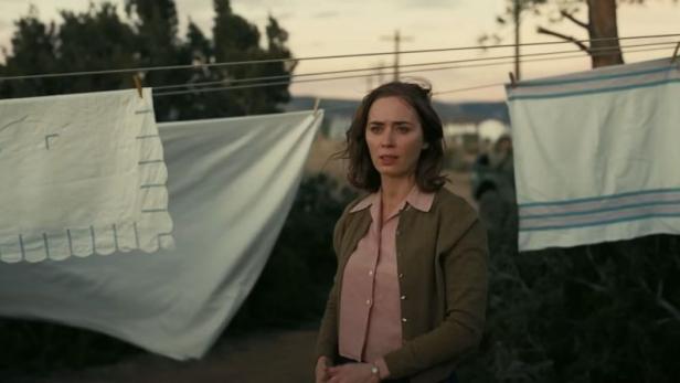Emily Blunt als Kitty Oppenheimer, J. Roberts Oppenheimers Frau, in "Oppenheimer"