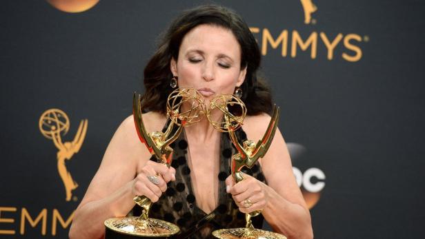 emmy-trophaeen-louis-dreyfus.jpg