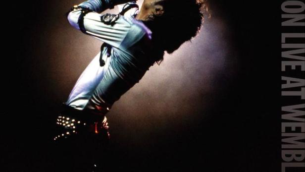 Michael Jackson singt während eines Konzerts in Wembley am 16. Juli 1988.