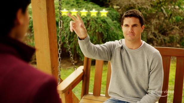 Robbie Amell in "Upload"