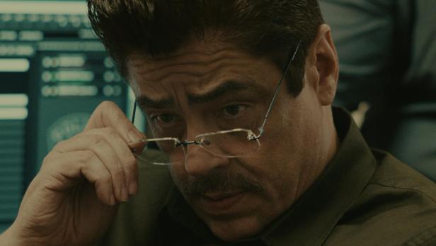 Benicio Del Toro als Tom Nichols in "Reptile"