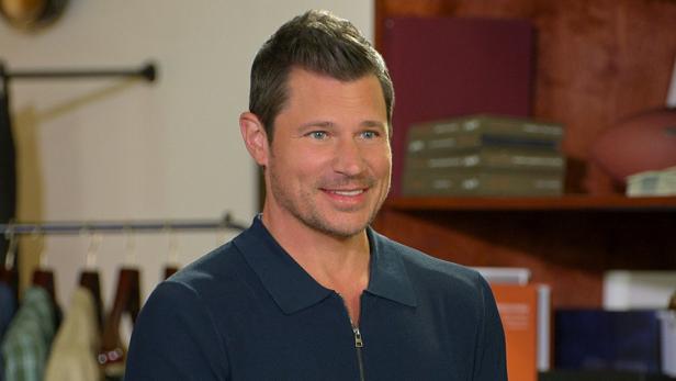 Nick Lachey lächelt in die Kamera.