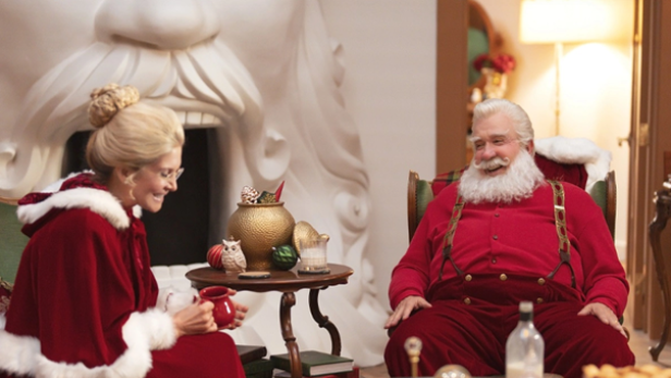 Tim Allen und Elizabeth Mitchell in "Santa Clause"