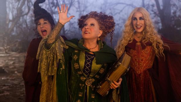 hocus-pocus-2-2022.jpg