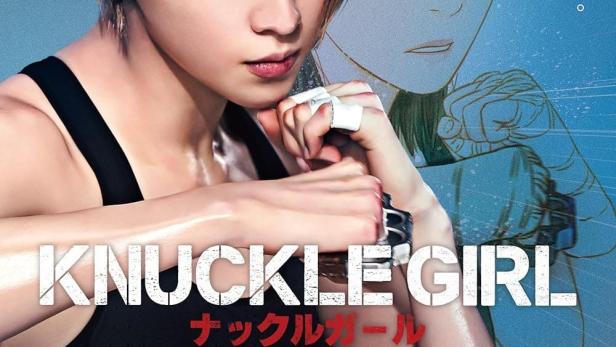 Das Filmplakat für „Knuckle Girl“ zeigt eine entschlossene Kämpferin vor einem Anime-Hintergrund.