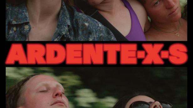 Das Filmplakat für „Ardente-X-S“ zeigt drei Frauen, die einander liebevoll zugeneigt sind.