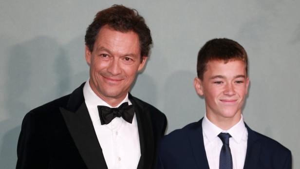 Vater-Sohn-Duo: Dominic und Senan West standen in der fünften Staffel "The Crown" als Charles und William gemeinsam vor der Kamera. In der finalen sechsten Staffel wurde Senan auf Wunsch seines Vaters aber ersetzt.