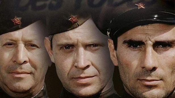 Das DVD-Cover der DDR-Krimiserie „Archiv des Todes“ zeigt drei Männer in Uniform.