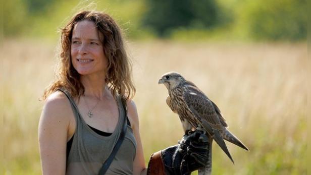 „Mein Falke“: Inga Ehrenberg (Anne Ratte-Polle) macht ein trauriger Kriminalfall zu schaffen.
