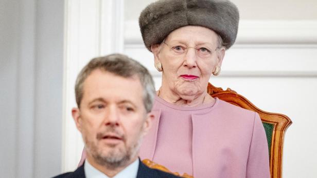 Die dänische Königsfamilie besucht das Parlament in Kopenhagen.