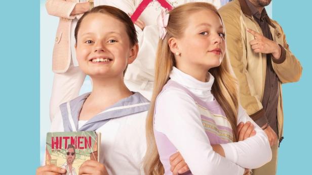 Das Poster für „Victoria muss sterben“ zeigt eine Gruppe von Menschen vor einem hellblauen Hintergrund.