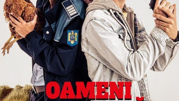 Das Filmplakat für „Oameni de Treabă“ zeigt drei Männer, einer hält ein Huhn, ein anderer eine Pistole.